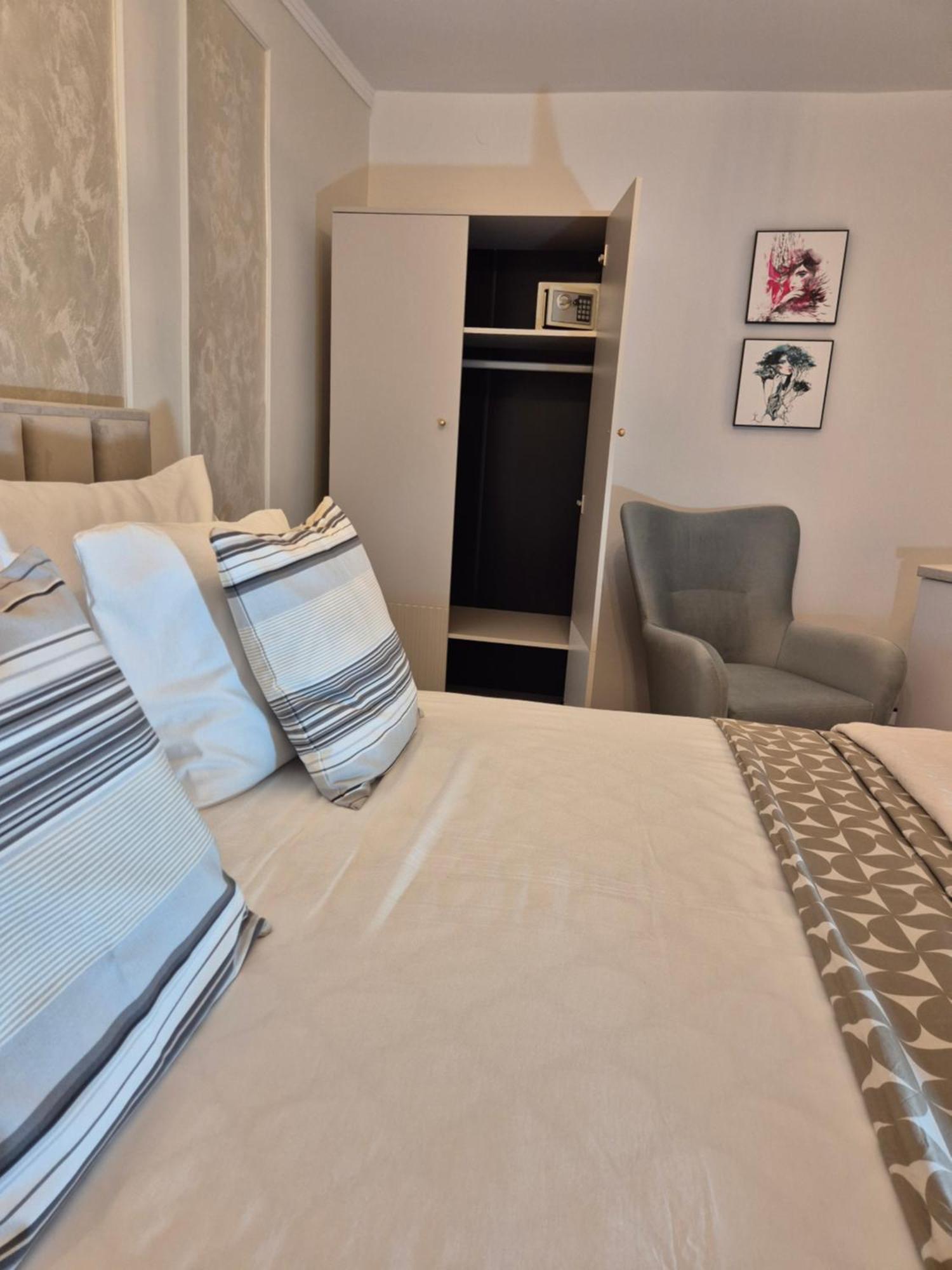Studio Apartment Lily Rovinj Exterior foto